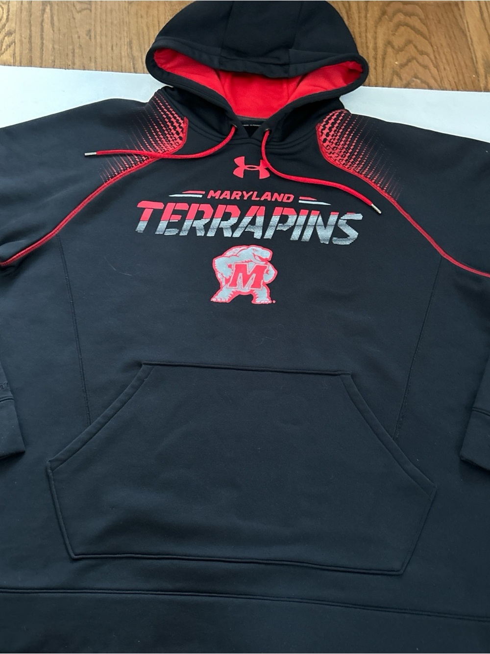 Under Armour university of Maryland Terrapins black hoodie sweatshirt red accent